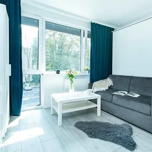 batorego-18-yellow-better-rental.warsawhotelspoland.com/